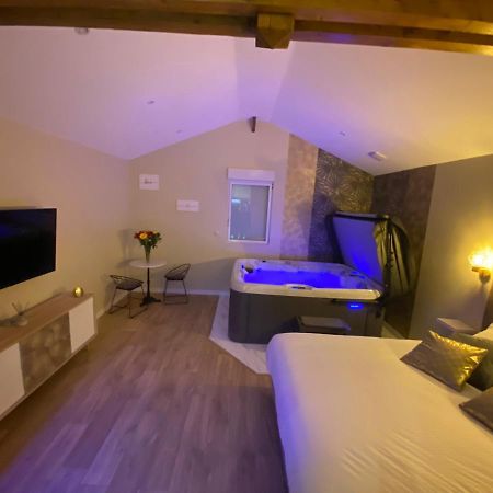 Le Cocoon D'Emy Bed and Breakfast Louvetot Εξωτερικό φωτογραφία