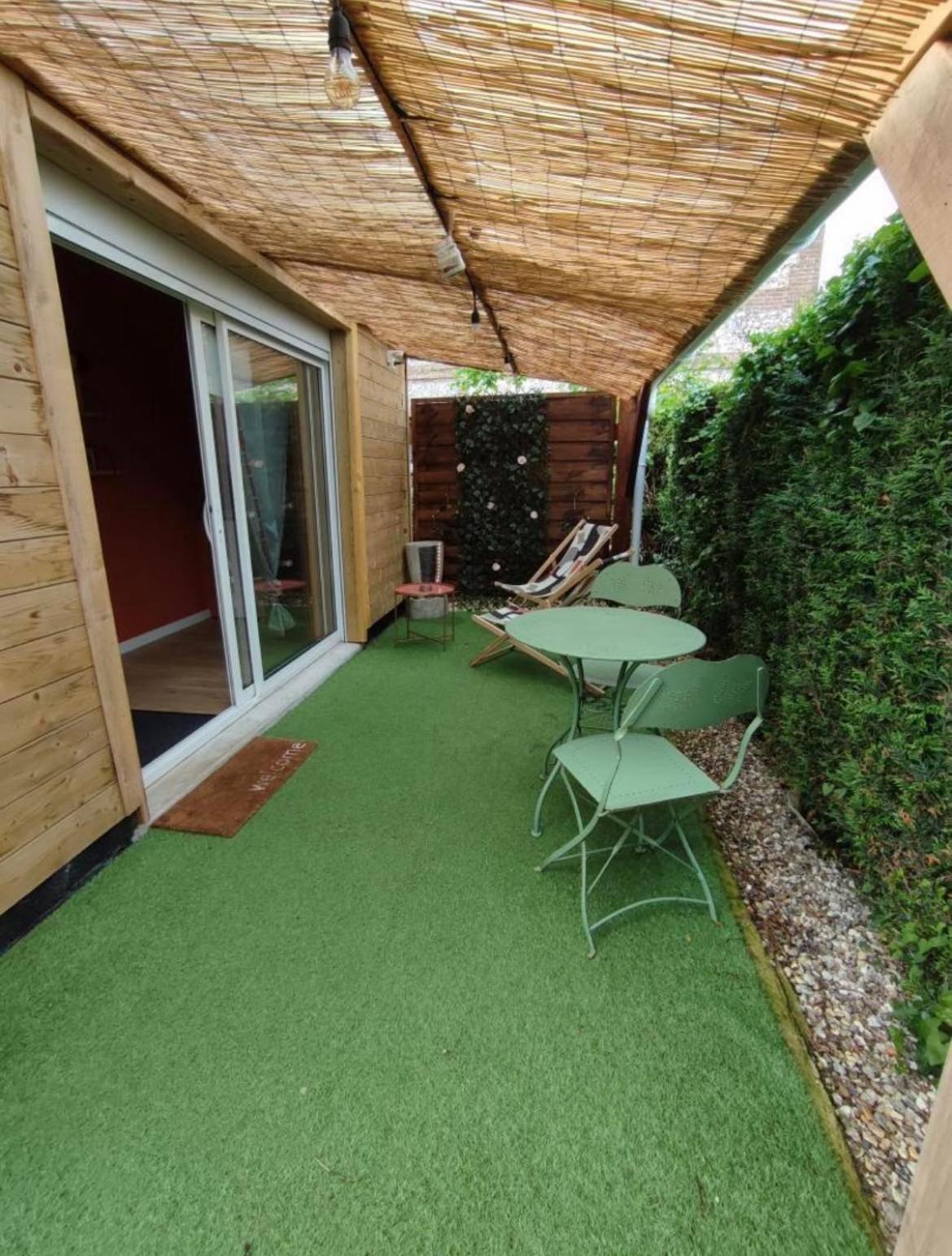 Le Cocoon D'Emy Bed and Breakfast Louvetot Εξωτερικό φωτογραφία
